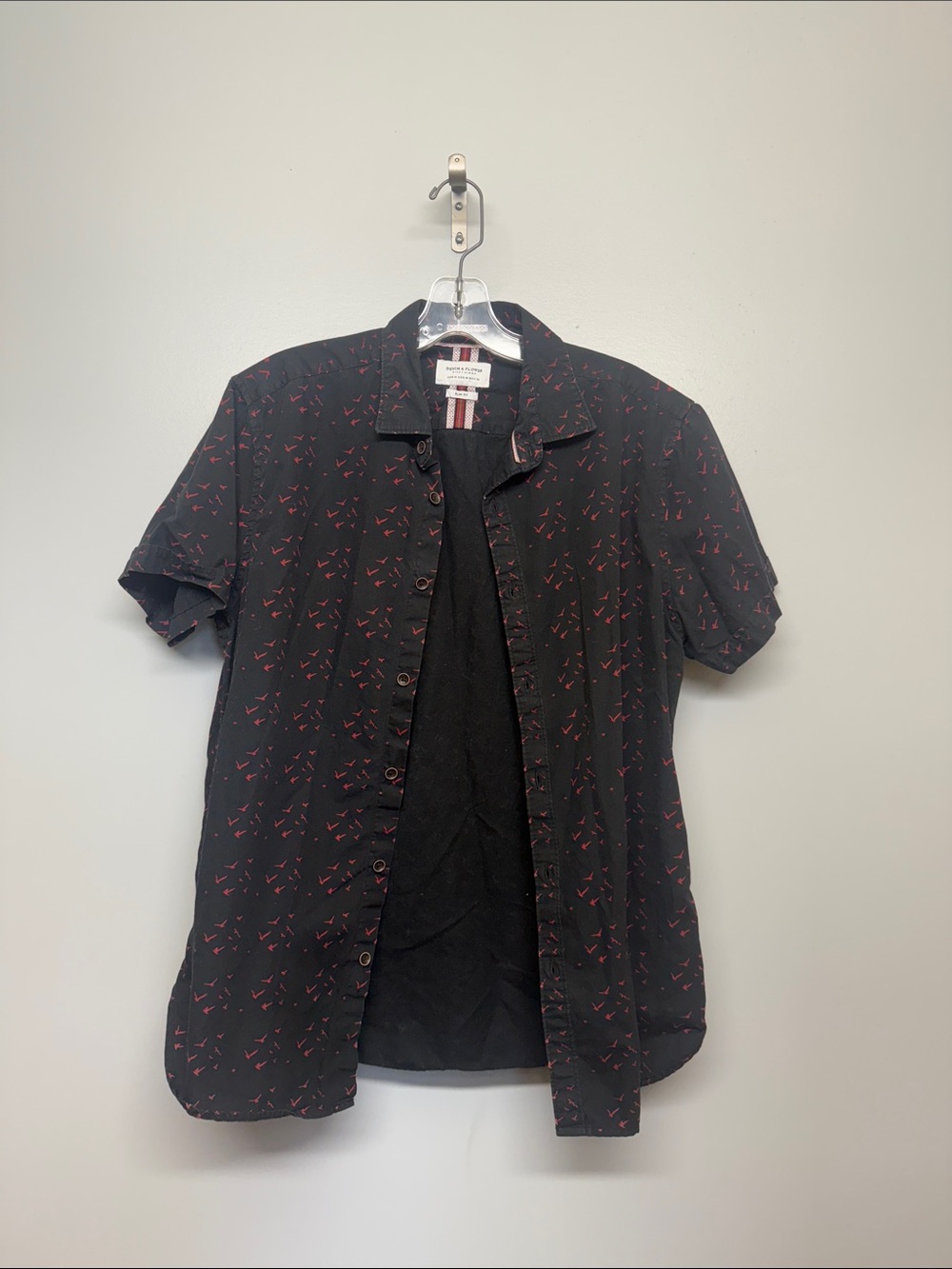 Denim & Flower Black Short Sleeve Button-Down Shirt with Red Print